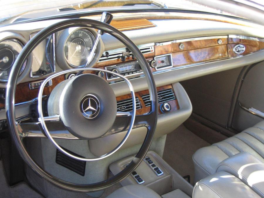  Mercedes-Benz 280 SE Cabriolet 1970 года  (фото 18 из 23)